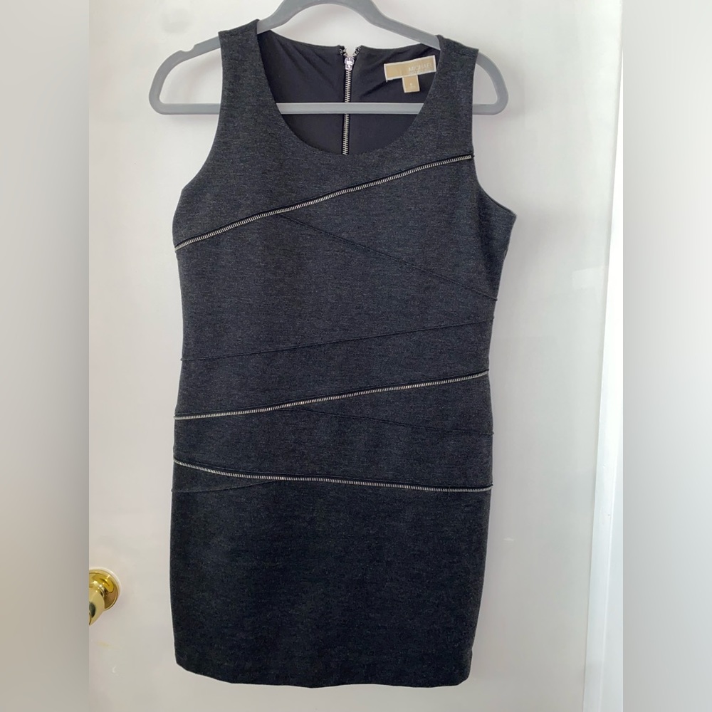 Michael Kors Zipper Accent Sleeveless Scoop Neck Gray Sheath Dress Size 8.